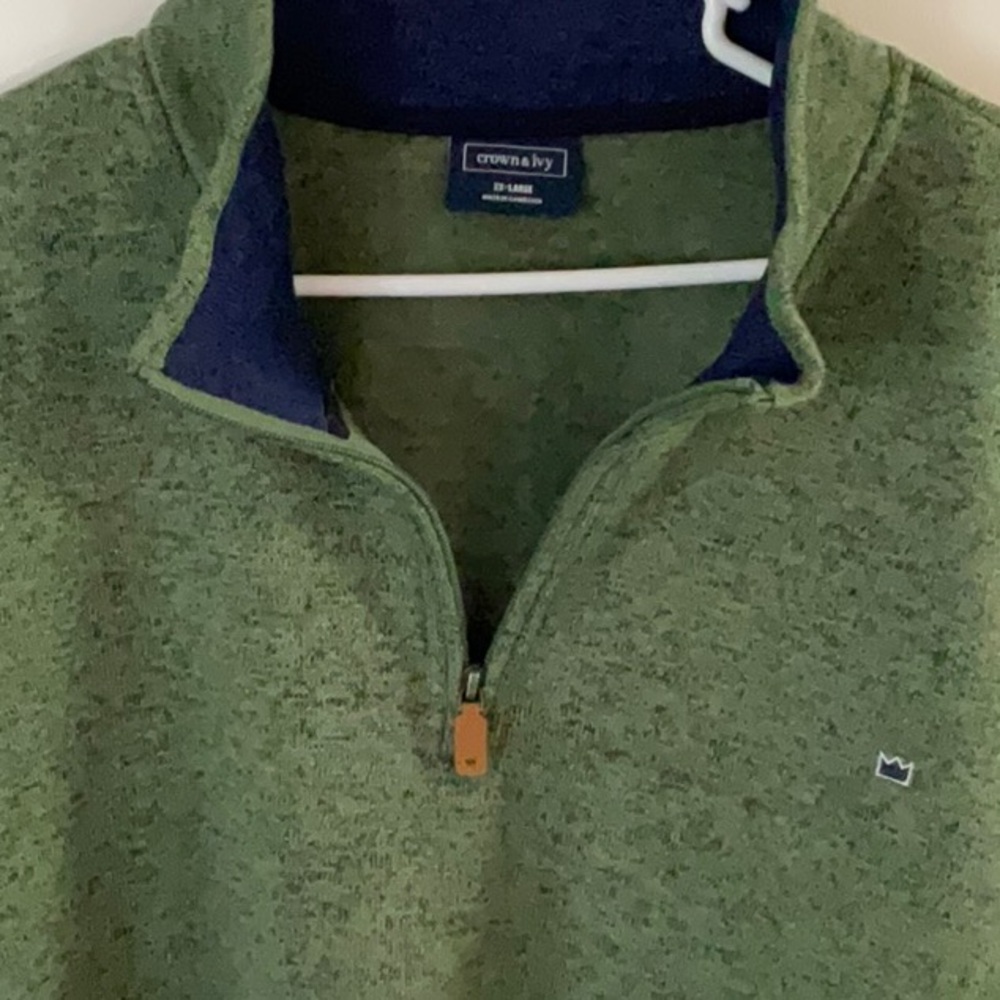 Crown & Ivy Men’s Navy and Green Pullover